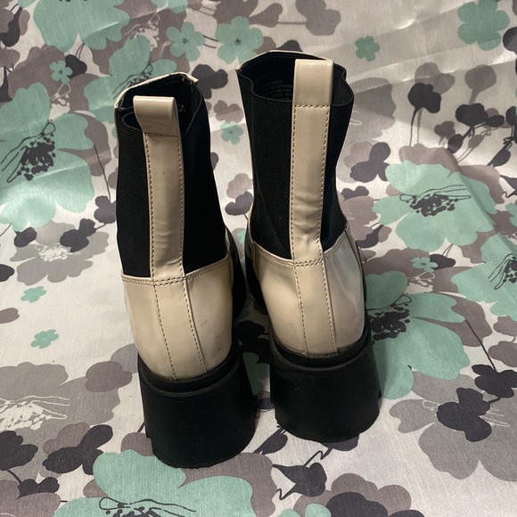 Open Edit boots SZ 7.5 - Picture 3 of 8